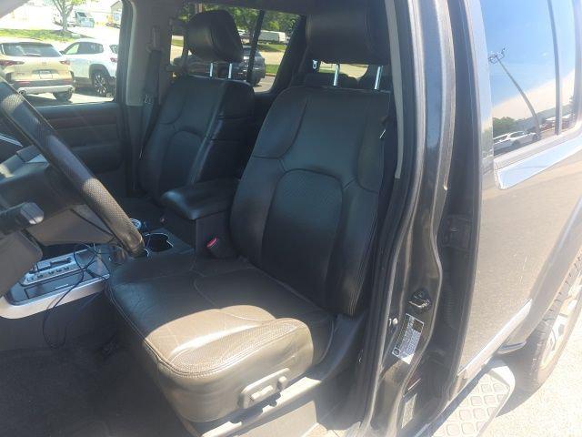 2008 Nissan Pathfinder LE V8