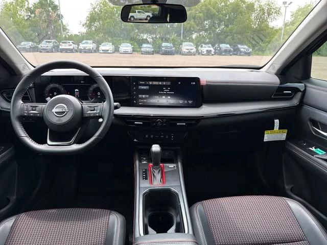 2025 Nissan Kicks SR FWD