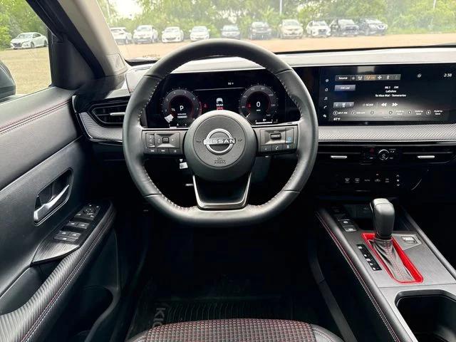 2025 Nissan Kicks SR FWD