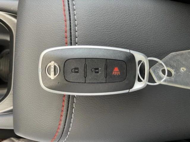 2025 Nissan Kicks SR FWD