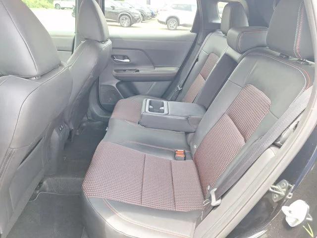 2025 Nissan Kicks SR FWD