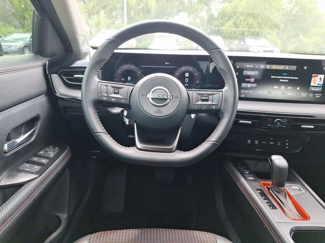 2025 Nissan Kicks SR FWD