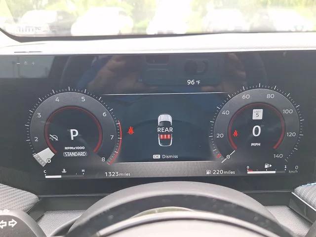 2025 Nissan Kicks SR FWD