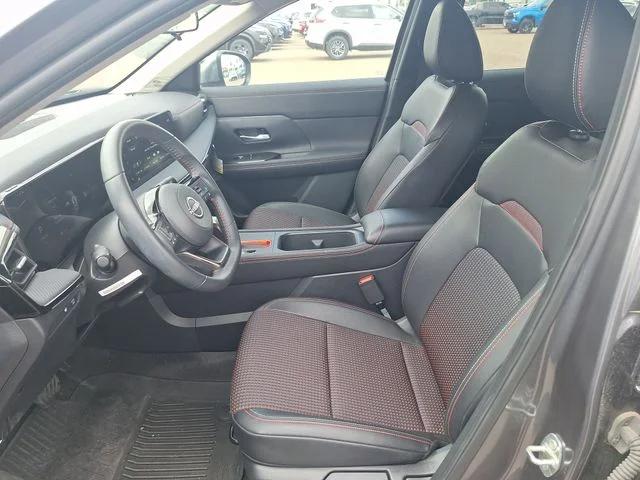 2025 Nissan Kicks SR FWD