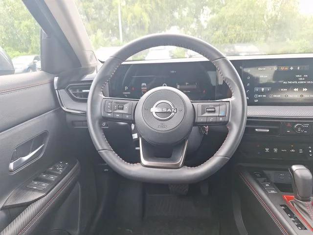 2025 Nissan Kicks SR FWD
