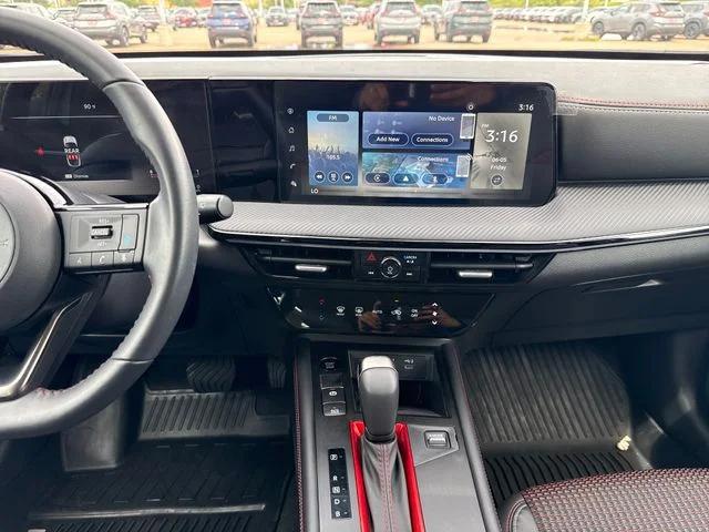 2025 Nissan Kicks SR FWD