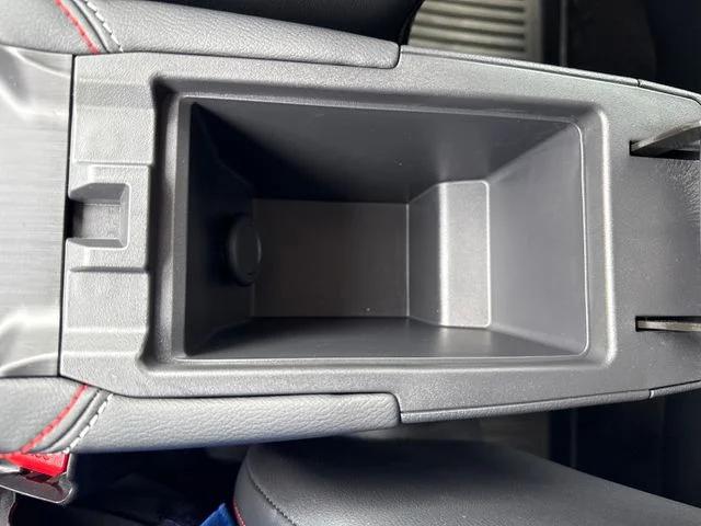 2025 Nissan Kicks SR FWD
