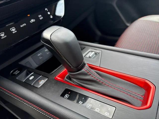 2025 Nissan Kicks SR FWD