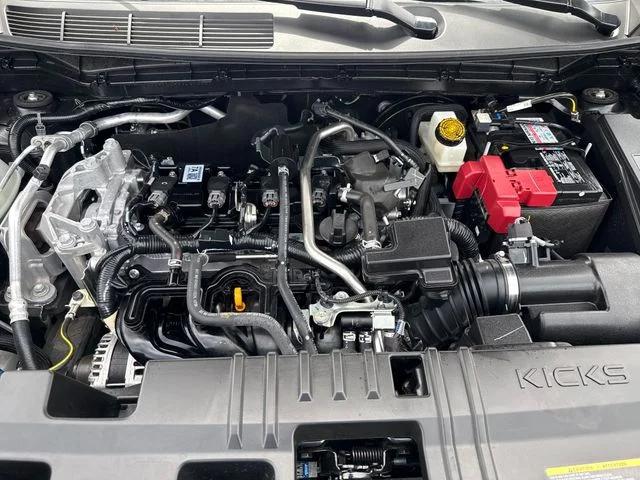 2025 Nissan Kicks SR FWD