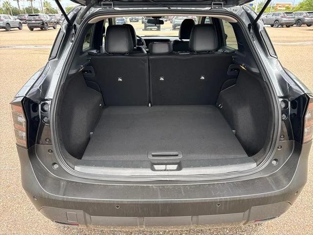 2025 Nissan Kicks SR FWD
