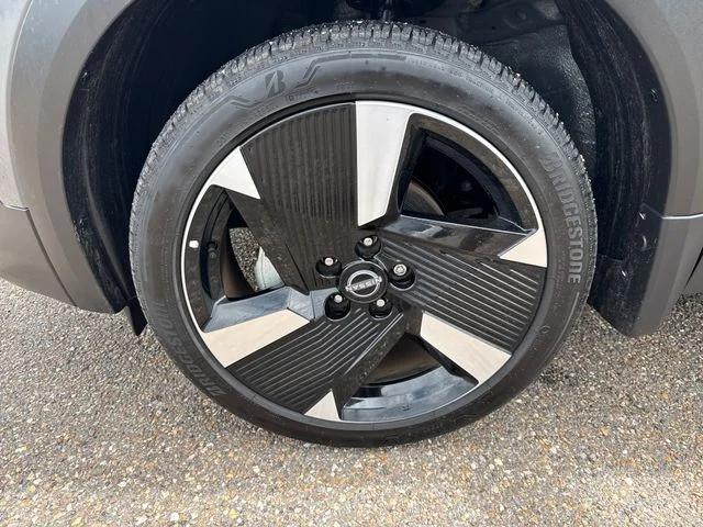 2025 Nissan Kicks SR FWD