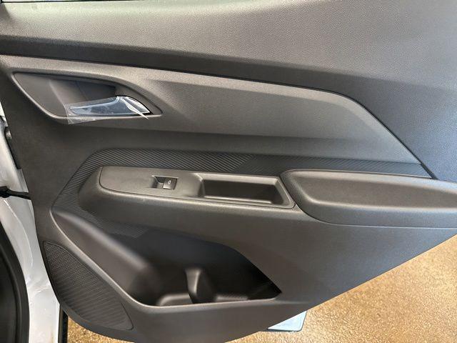 2027 Chevrolet Bolt LT FWD