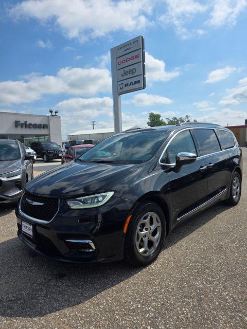 2023 Chrysler Pacifica Limited for sale in Clay Center, KS
