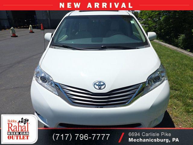 2014 Toyota Sienna XLE V6 8 Passenger