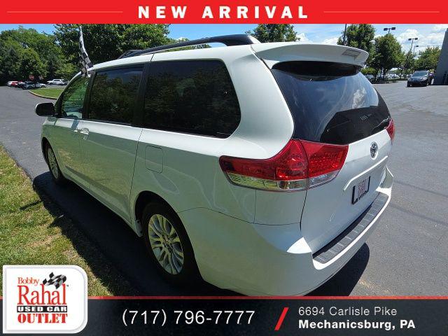 2014 Toyota Sienna XLE V6 8 Passenger