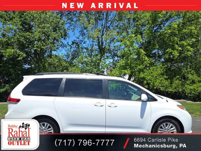 2014 Toyota Sienna XLE V6 8 Passenger