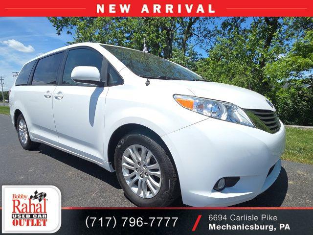 2014 Toyota Sienna XLE V6 8 Passenger