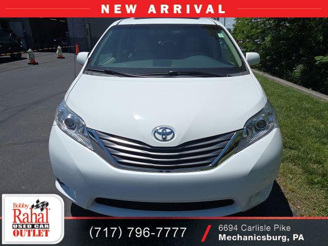 2014 Toyota Sienna XLE V6 8 Passenger