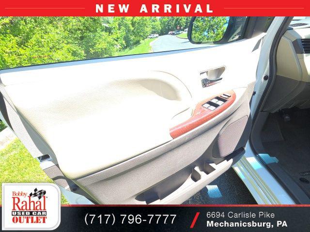 2014 Toyota Sienna XLE V6 8 Passenger