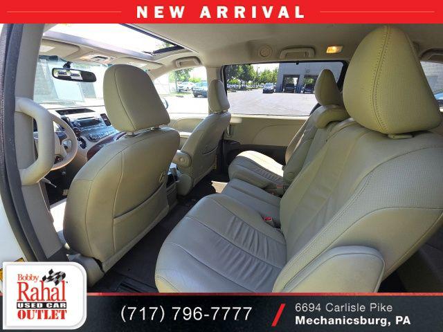 2014 Toyota Sienna XLE V6 8 Passenger