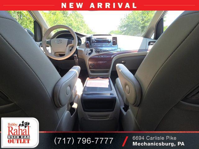 2014 Toyota Sienna XLE V6 8 Passenger
