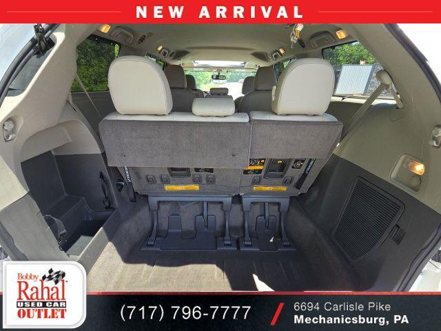 2014 Toyota Sienna XLE V6 8 Passenger