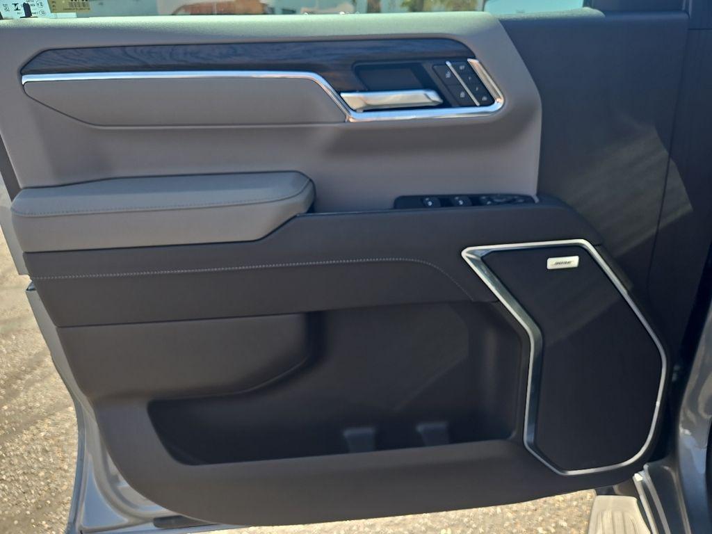 2026 GMC Sierra 1500 SLT - Photo 11