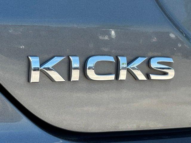 2023 Nissan Kicks S Xtronic CVT