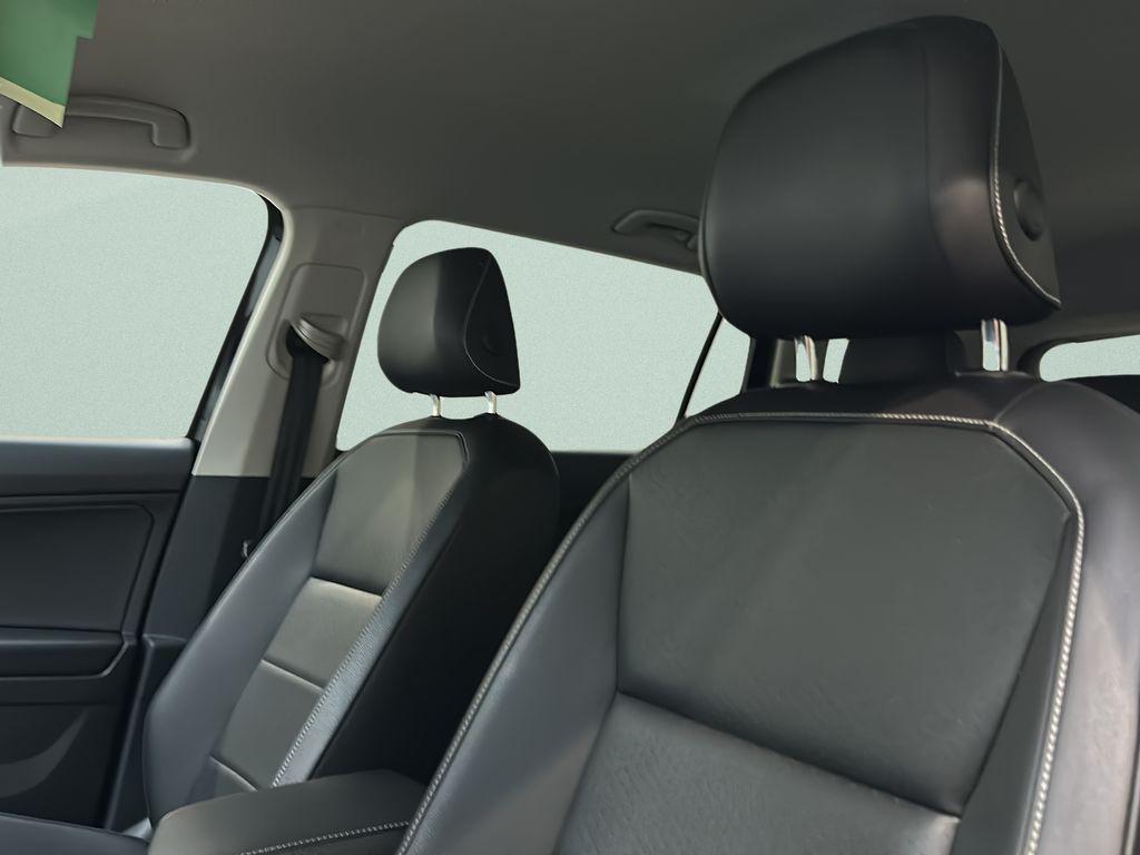 2021 Volkswagen Tiguan SE - Photo 10