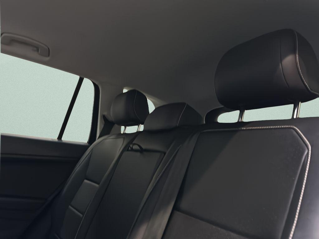 2021 Volkswagen Tiguan SE - Photo 12
