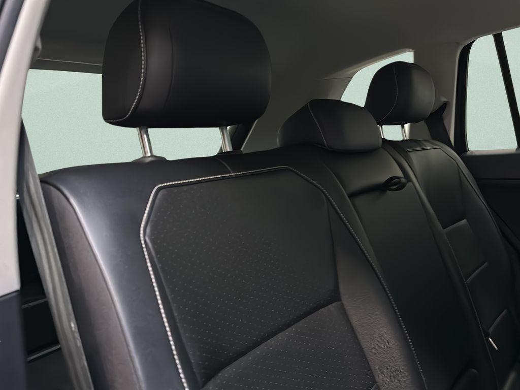 2021 Volkswagen Tiguan SE - Photo 14