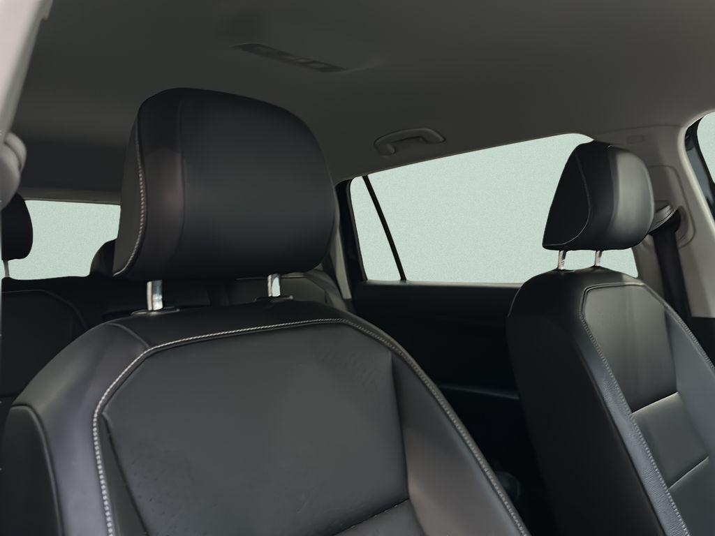 2021 Volkswagen Tiguan SE - Photo 16