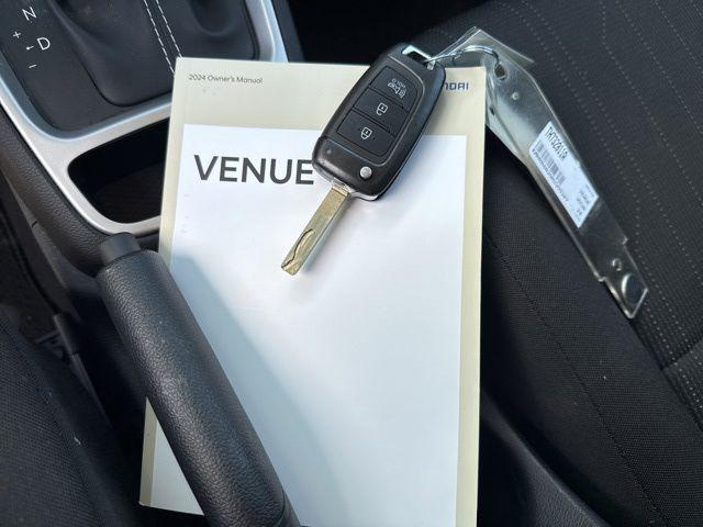 2024 Hyundai Venue SE