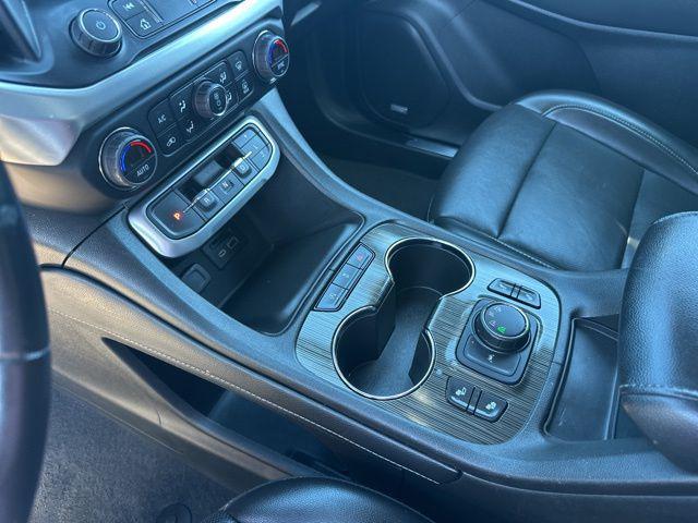 2023 GMC Acadia AWD SLT