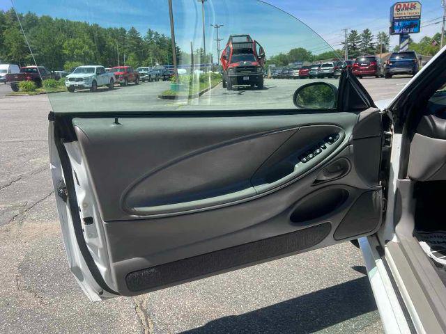 2000 Ford Mustang Base