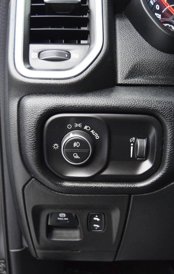 2022 Ram 1500 Big Horn Crew Cab 4x2 57 Box