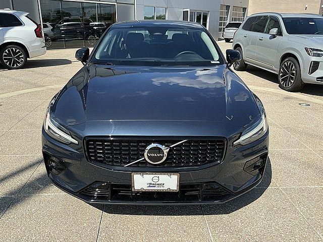 2025 Volvo S60 B5 Core