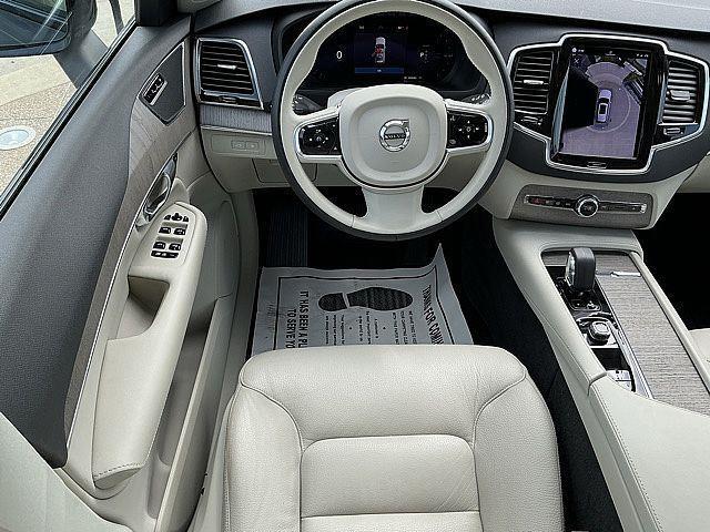 2023 Volvo XC90 Recharge T8 Plus Dark Theme 7-Seater
