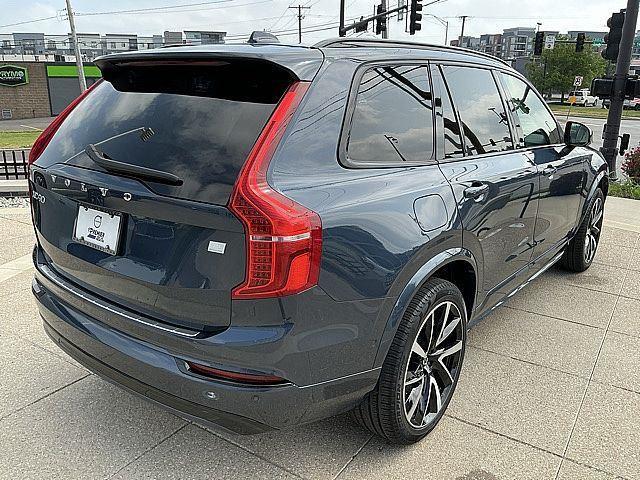 2023 Volvo XC90 Recharge T8 Plus Dark Theme 7-Seater