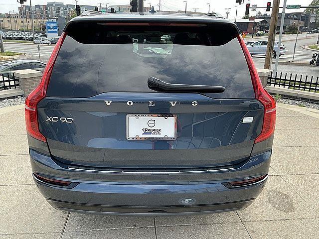 2023 Volvo XC90 Recharge T8 Plus Dark Theme 7-Seater