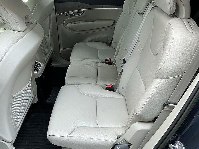 2023 Volvo XC90 Recharge T8 Plus Dark Theme 7-Seater