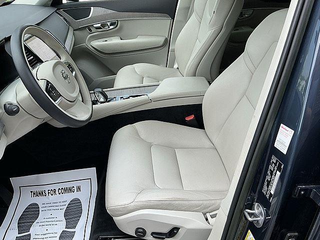 2023 Volvo XC90 Recharge T8 Plus Dark Theme 7-Seater