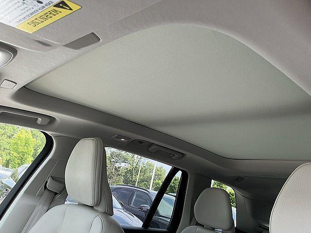 2023 Volvo XC90 Recharge T8 Plus Dark Theme 7-Seater