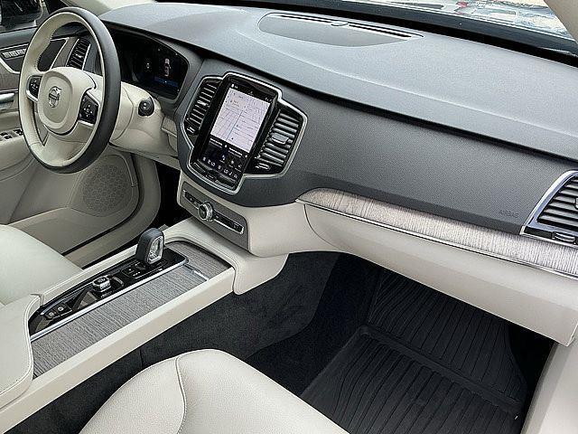 2023 Volvo XC90 Recharge T8 Plus Dark Theme 7-Seater