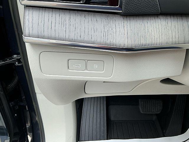 2023 Volvo XC90 Recharge T8 Plus Dark Theme 7-Seater