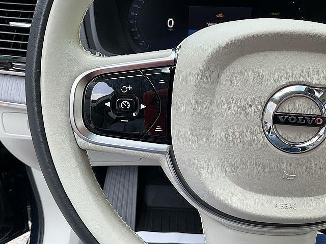 2023 Volvo XC90 Recharge T8 Plus Dark Theme 7-Seater