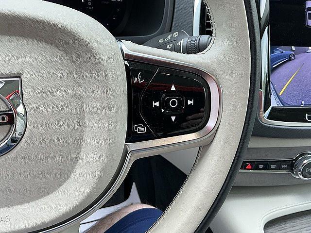 2023 Volvo XC90 Recharge T8 Plus Dark Theme 7-Seater
