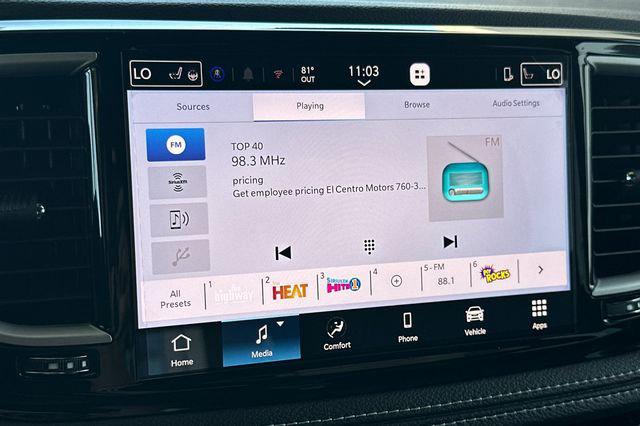 2027 Chrysler Pacifica Select