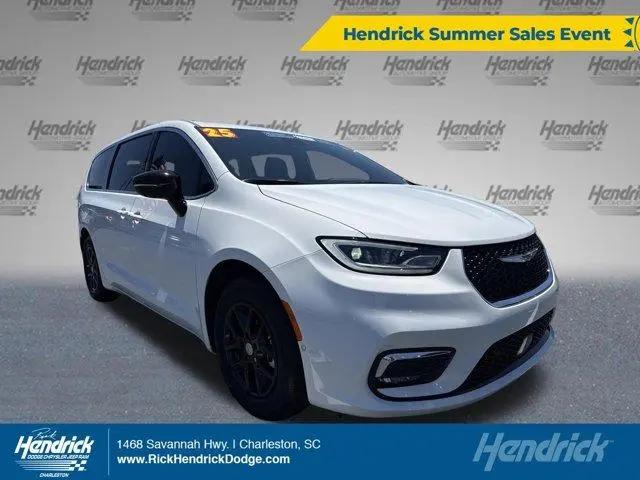 2025 Chrysler Pacifica Select for sale in Charleston, SC