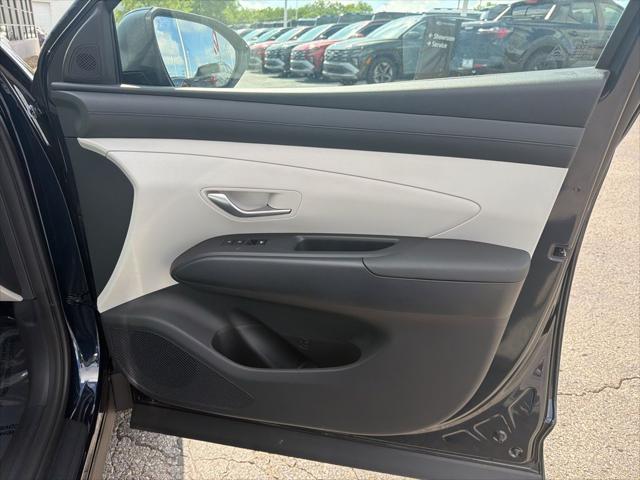 2026 Hyundai Tucson Hybrid Blue SE